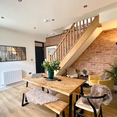 No 6 Bowling Yard * Knaresborough