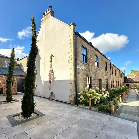 No 6 Bowling Yard * Knaresborough